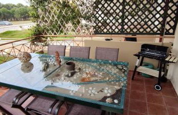 Lucy's next to sea apartment - Photo 24