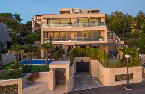BEACH FRONT VILLA FRAN - DELUXE PENTHOUSE SUITE with private pool - Foto 33