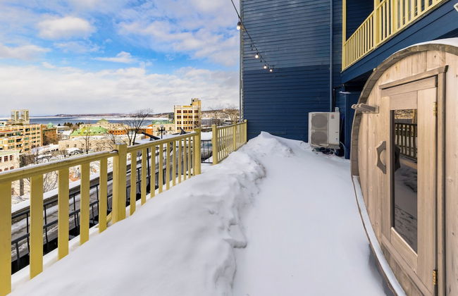 Remparts 2 Bed w Private terrace & sauna - Photo 22