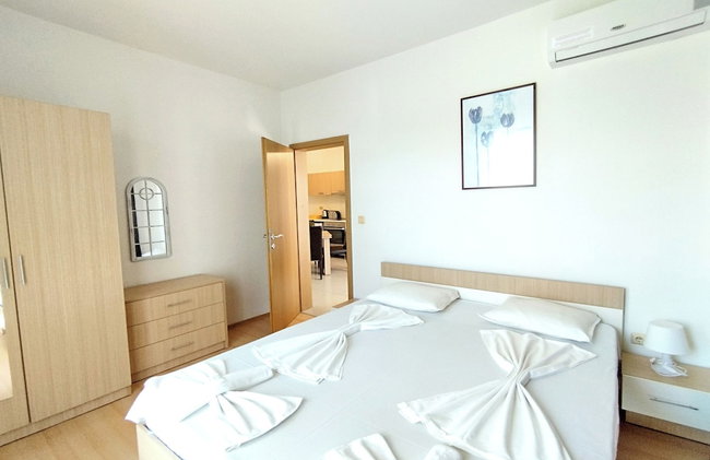 New Line Village Apartments, up to 4 Guests - Foto 2