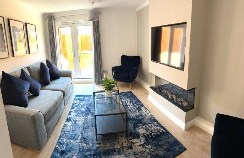 3 bedroom - 2 bathroom Townhouse in Corstorphine Near Murrayfield Stadium - Direct Bus To Edinburgh City Centre in 20 Minutes - Two Private Parking Spaces - Private Sunny Garden - Recently Refurbished - Foto 30