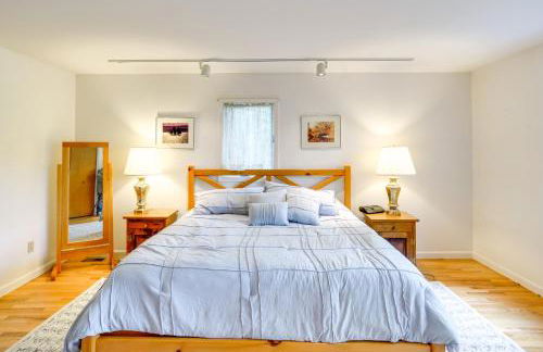 Great Barrington Lakeside Getaway with Kayak and Grill - Foto 16