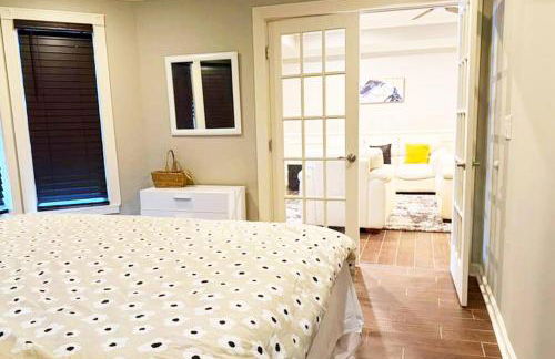 Private and Relaxing Getaway with Gym, Pool & Hot Tub - Foto 9