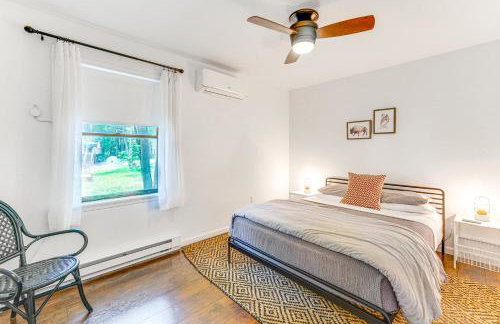 Private Hot Tub Tree-Lined Poconos Home! - Foto 13