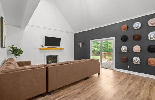 Grandma's Farm on 6 acres with Lighted Barn and River Access - Foto 28