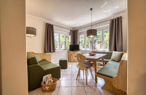 Kreuzwegerhof Nals - Historic Nature Stay with Pool near Meran & Bozen - Photo 14