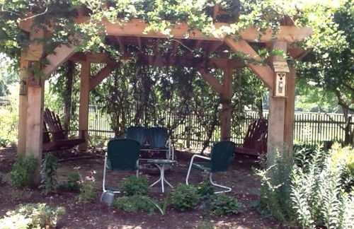 Secluded Country Cabin Rental with Beautiful Garden Space near Fayetteville, Arkansas - Foto 9