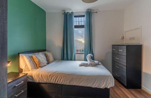 "Furnished Rentals Direct" DominionHouse cul-de-sac Home for 6 people in Anfield near LFC, Goodison Park, Free Street Parking, Suits Travellers, contractors and Family, Near Football action and 10 minutes drive to Liverpool City Centre - Foto 12