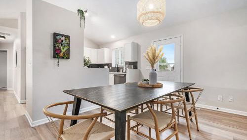 Elegant Escape-Fenced Yard BBQ & Cozy Fire Pit - Foto 4