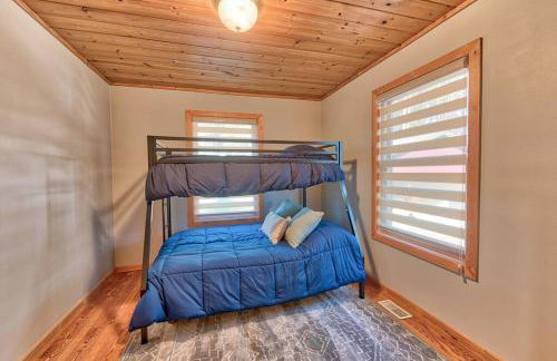 Charming & Cozy Chalet; Minutes to Shanty Creek! - Foto 20