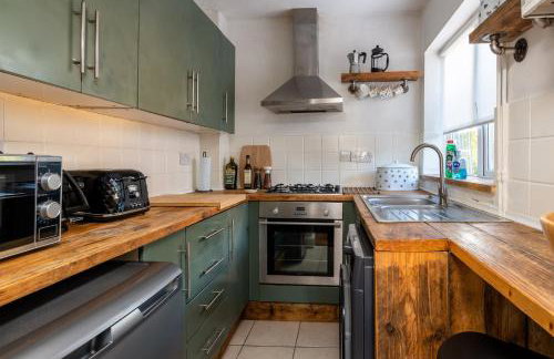 Modern 2BD Victorian Home Near Town Centre - Foto 2