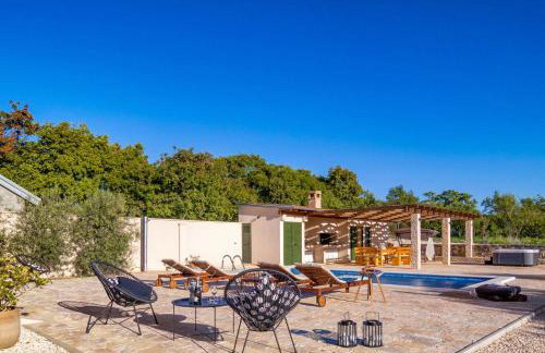 Villa Oliveto with pool - Photo 12