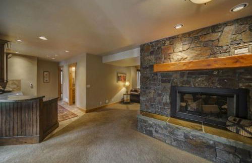 Bear Discovery Custom Tamarack Estate Home by Casago McCall - Donerightmanagement - Foto 35