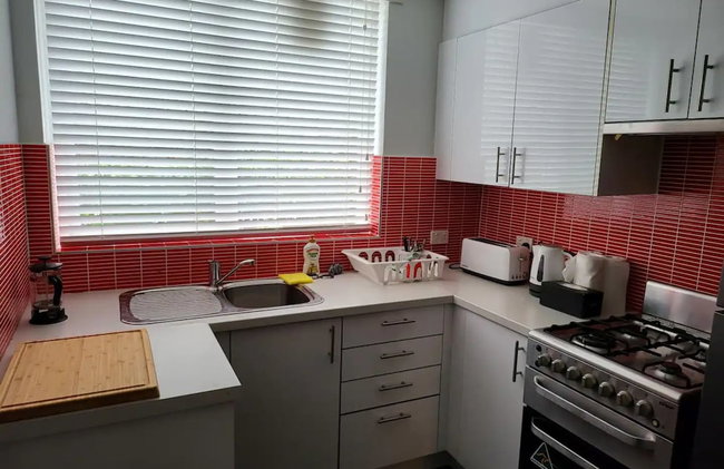 Homely 1 Bedroom Retreat in South Yarra With Balcony - Foto 3