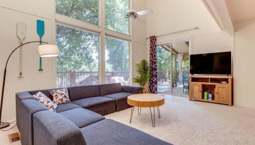 WFH-Friendly Retreat Less Than 1 Mi to Clear Lake! - Foto 1