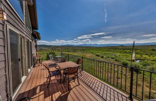 Mountain Bliss 3 BR Retreat With Views and Hot Tub - Foto 15