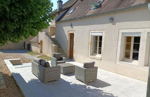 Gîte haut de gamme face à l'abbaye de Noirlac - 5 ch, 5 sdb, clim, terrasse privée - FR-1-586-26 - Foto 2