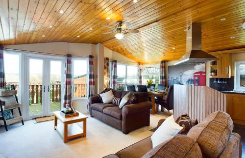 3 Bedroom Lakeview Lodge - Ensuite & Balcony Deck - Foto 15