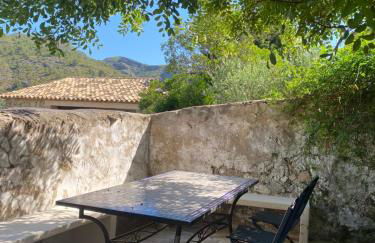 CASA LOLA Naturaleza, Montañas y Piscina Compartida De Pueblo - Foto 13