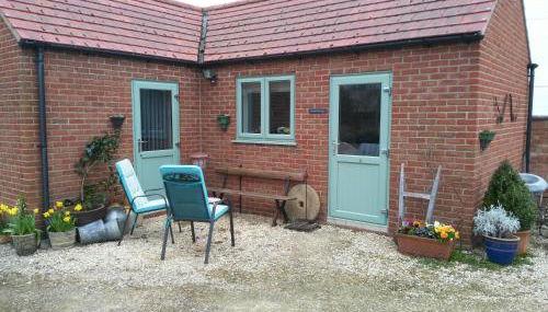 Garden Cottage - Photo 3