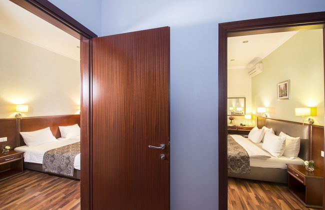 Greguar Hotel & Apartments - Photo 50