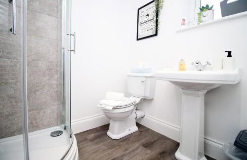 Casa di pietra - Cardiff City centre apartment with patio, Free private parking - Foto 43