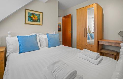 House - Sleeps 6 & Free parking - Foto 6