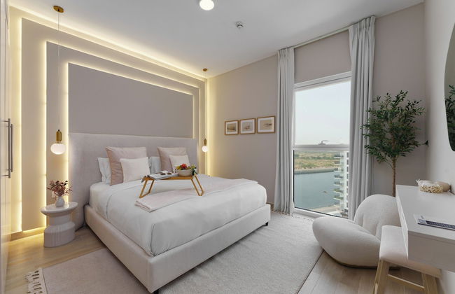 Maison Privee - Charming Retreat w/ Panoramic Views on Yas Island - Photo 4