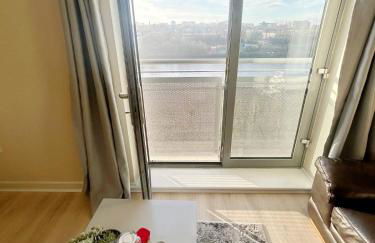 Waterfront Quayside Apartment with secure parking & lift, Ideal for Mobility Users - Foto 47