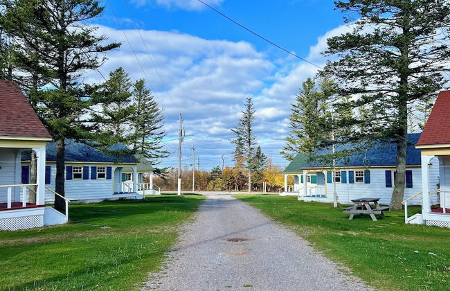Green Gables Bungalow Court - Photo 77