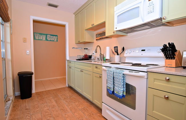 Crescent Street by VTrips - Photo 7