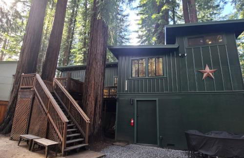 Dhyana Redwoods Fire Table Nearby River Access Ping Pong & Arcade Games - Foto 4