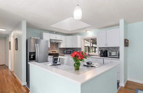 Hot Tub Sauna Ping Pong Table Treehouse and Fire Pit - Foto 9