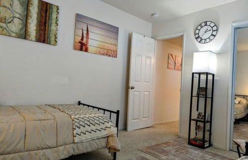 5 Minutes to South Bay Beaches! Private 2 bedroom 2 bath 2 level home with patio Excellent value! - Foto 71