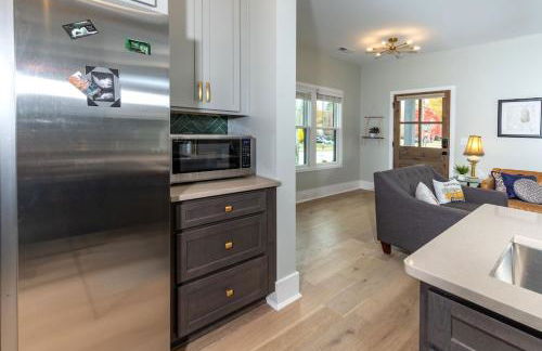 Heart of Brevard Hideaway - Walk/Bike to Downtown! - Foto 7