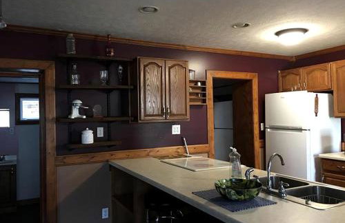 Gorgeous Vacation Cabin for Groups with Stylish Interior near Huntington, West Virginia - Foto 18