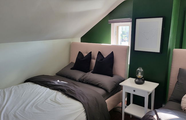 JstLikeHome - Old Ottawa - Photo 6