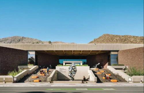 Mid-Century Krisel House with Salt Water Pool and Firepit - Foto 35