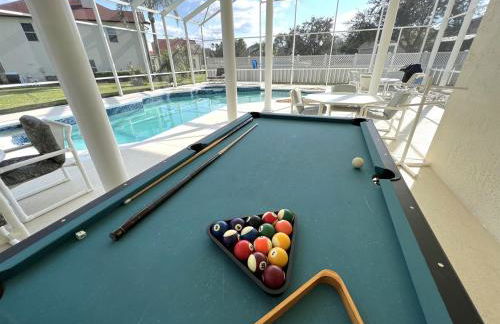 Lakefront Getaway LG South Facing Pool Hot Tub Pool Table & BBQ - 2 miles Disney - Foto 3