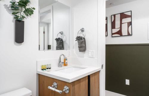 Cozy LA Getaway Fast Wi-Fi and Smart TV - Foto 14