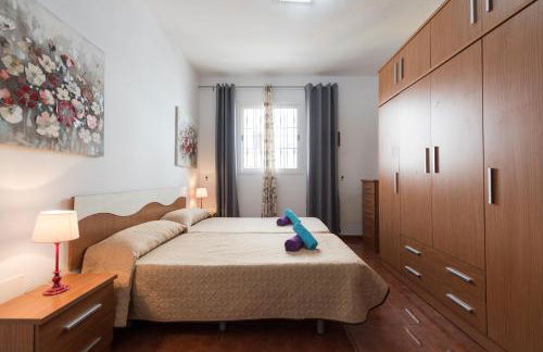 Private Solarium - 2BR House Near the Airport - Foto 23