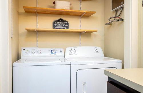 Cozy Laurelhurst Retreat - Photo 31