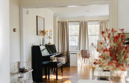 Urban Downtown Stamford Home 45 min to NYC with Garage And Yard - Foto 3