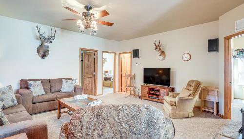 20 Mi to Taos Ski Valley Secluded Mtn-View Cabin! - Foto 4