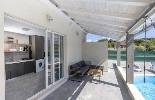 Villa Baras garden - house with pool - Photo 20