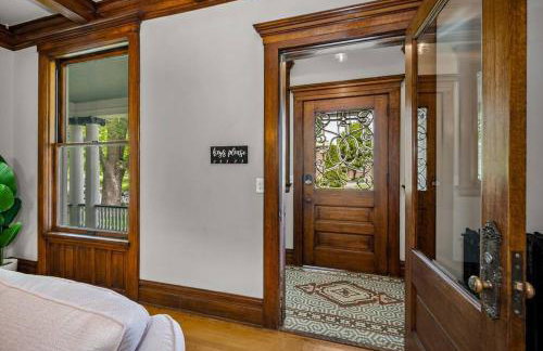 Entire Main level of Beautiful Historic Home - Foto 41