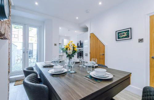 Serene & Contemporary Hoole House - Photo 14