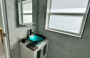 Luxury Pool Retreat Sleep 17 Near Beach - Foto 32