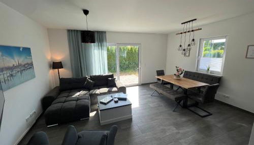 Doppelhaushälfte mit Terrasse - Foto 2