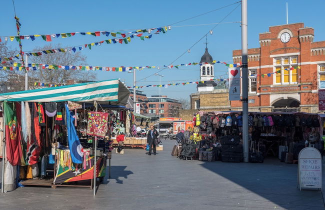 2 Bed Flat, Dedicated Workspace, Parking, 4KTV - Photo 25